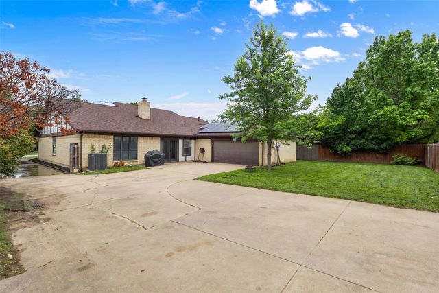 1617 Westridge Drive, Hurst, TX 76054