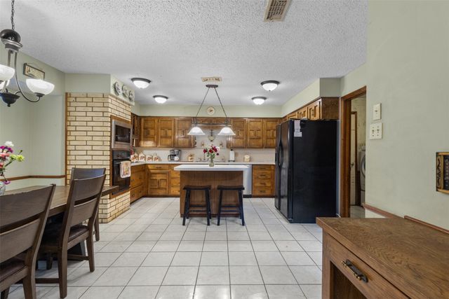 1617 Westridge Drive, Hurst, TX 76054