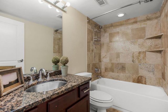 700 E 8th Street 5K, Kansas City, MO 64106