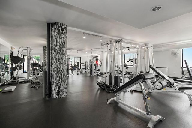 700 E 8th Street 5K, Kansas City, MO 64106
