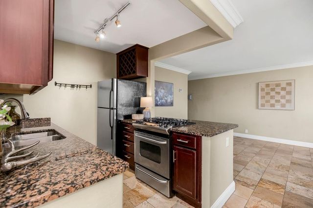 700 E 8th Street 5K, Kansas City, MO 64106