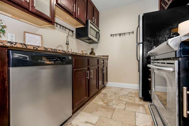 700 E 8th Street 5K, Kansas City, MO 64106