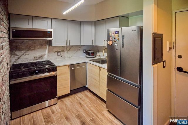 57 Brookway Avenue 2D, Englewood, NJ 07631