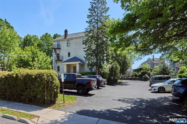 57 Brookway Avenue 2D, Englewood, NJ 07631