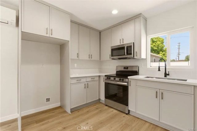 2155 Euclid Avenue A, Long Beach, CA 90815