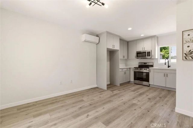 2155 Euclid Avenue A, Long Beach, CA 90815
