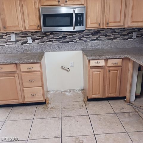 6721 Tiffollo Lane, Las Vegas, NV 89156