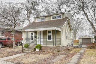 1060 W Hazelhurst Street, Ferndale, MI 48220
