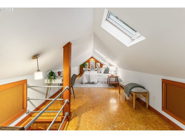 6416 S CORBETT Ave, Portland, OR 97239