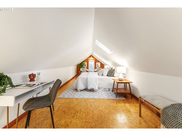 6416 S CORBETT Ave, Portland, OR 97239