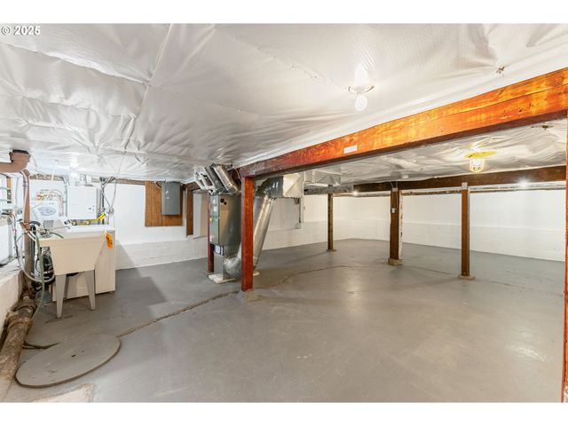 6416 S CORBETT Ave, Portland, OR 97239