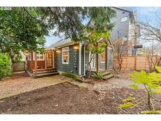 6416 S CORBETT Ave, Portland, OR 97239