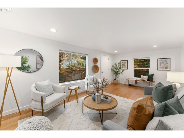 6416 S CORBETT Ave, Portland, OR 97239