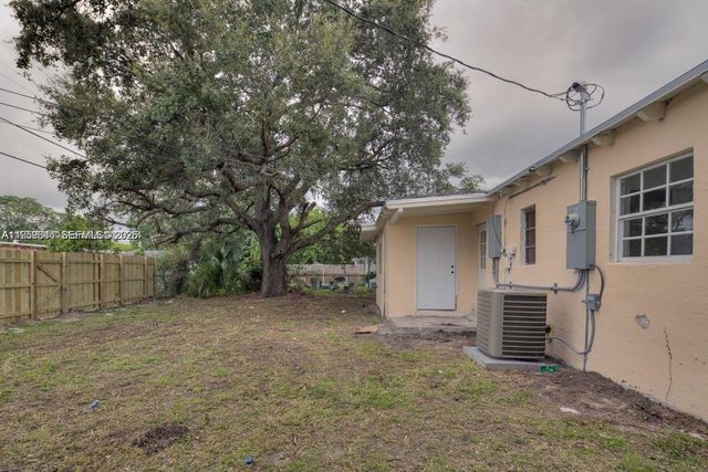 2260 Service Rd 0, Opa-locka, FL 33054