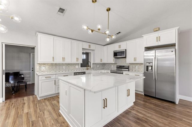 703 SCOTT LAKE VILLAGE S, Lakeland, FL 33813