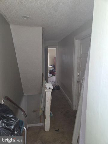 523 WINFIELD AVE, Upper Darby, PA 19082