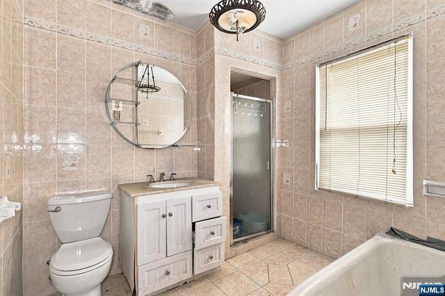 523-525 Lake, Newark, NJ 07104