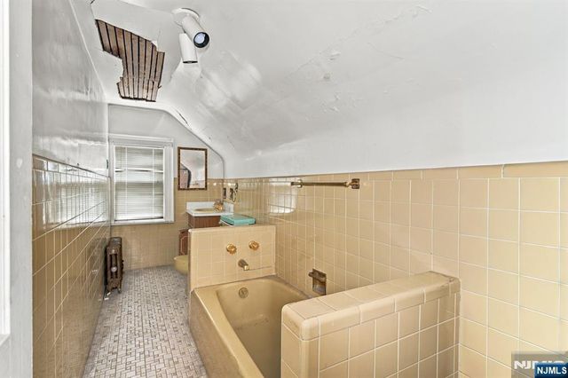 523-525 Lake, Newark, NJ 07104