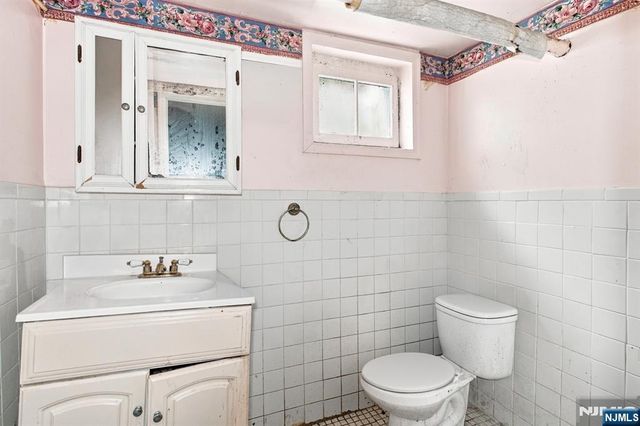 523-525 Lake, Newark, NJ 07104