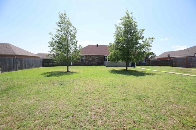 2801 Canterbury, Paragould, AR 72450