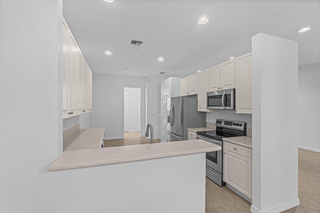 118 Lancaster Road, Boynton Beach, FL 33426