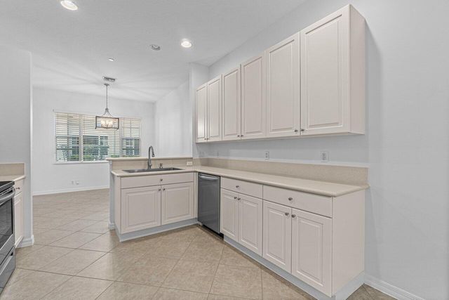 118 Lancaster Road, Boynton Beach, FL 33426