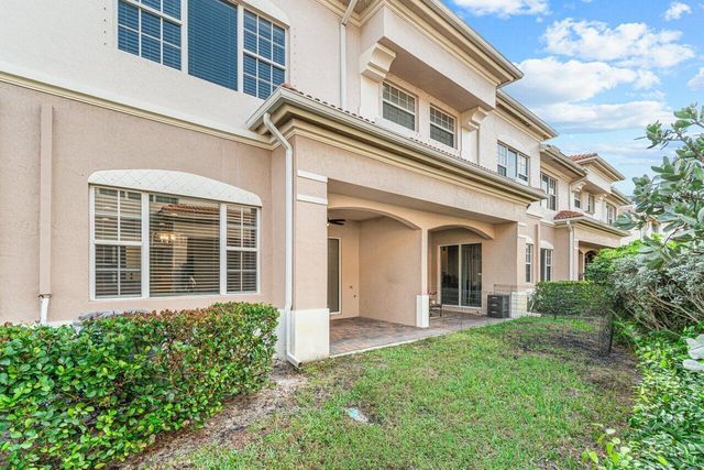 118 Lancaster Road, Boynton Beach, FL 33426