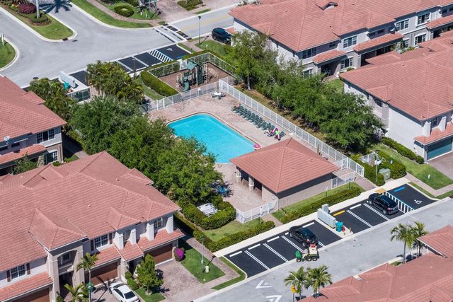 118 Lancaster Road, Boynton Beach, FL 33426