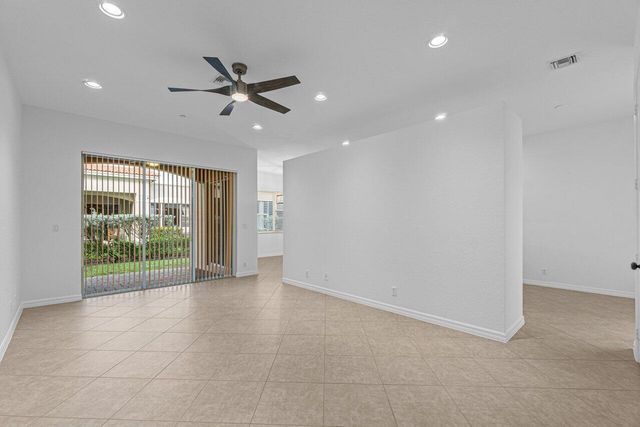 118 Lancaster Road, Boynton Beach, FL 33426