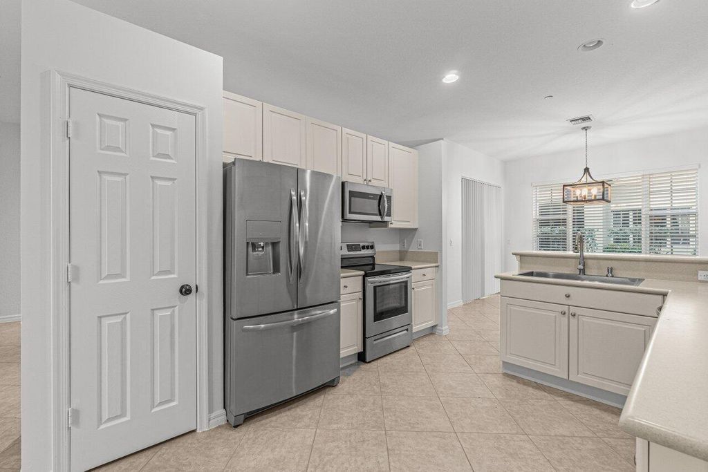 118 Lancaster Road, Boynton Beach, FL 33426
