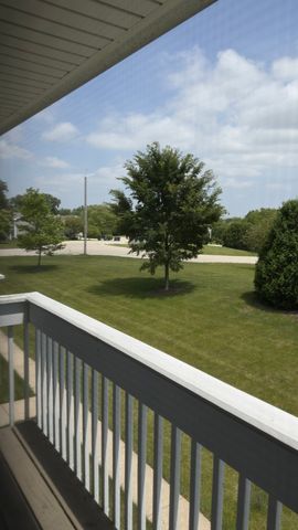 17335 W Maple Lane 17335, Gurnee, IL 60031