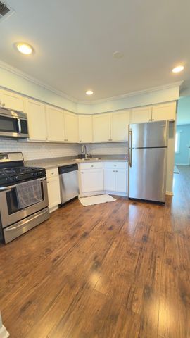 17335 W Maple Lane 17335, Gurnee, IL 60031