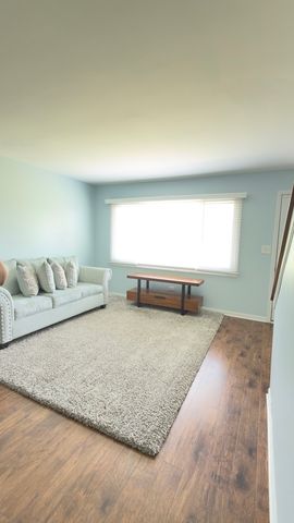 17335 W Maple Lane 17335, Gurnee, IL 60031