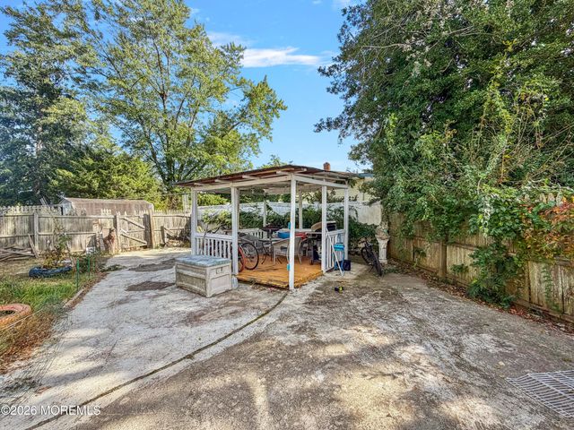 1 Glenwood Road, Toms River, NJ 08753