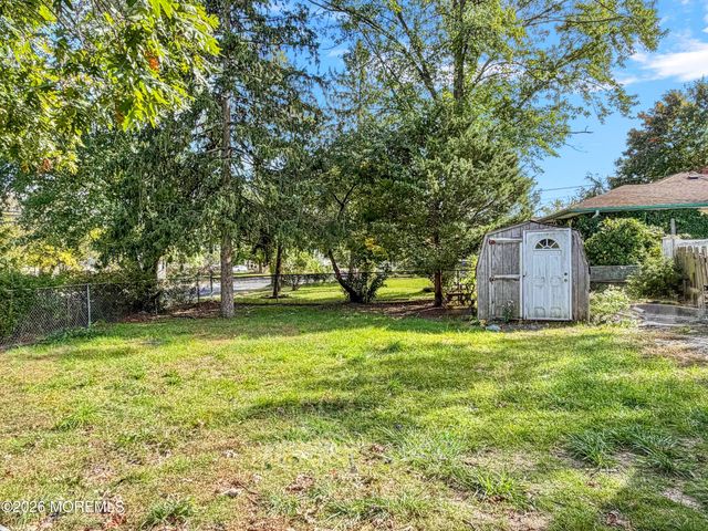1 Glenwood Road, Toms River, NJ 08753