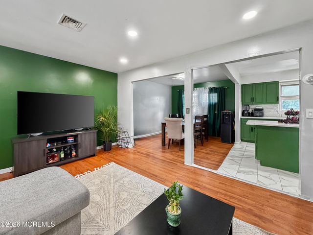 1 Glenwood Road, Toms River, NJ 08753