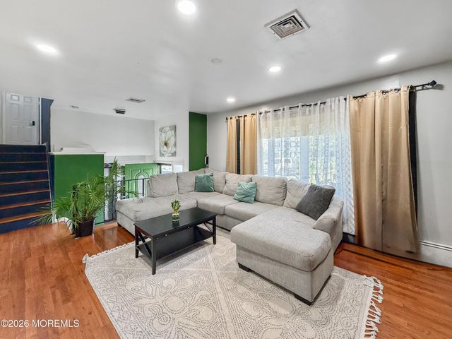 1 Glenwood Road, Toms River, NJ 08753