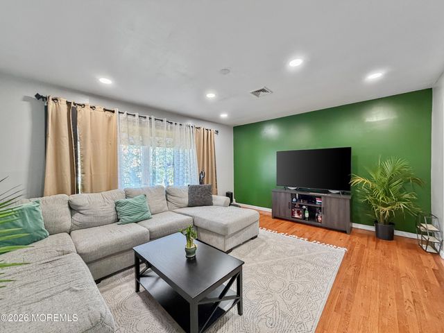 1 Glenwood Road, Toms River, NJ 08753