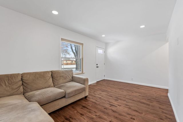 9803 93rd Place N, Maple Grove, MN 55369