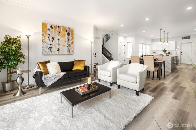 11870 SE 5th Street, Bellevue, WA 98005