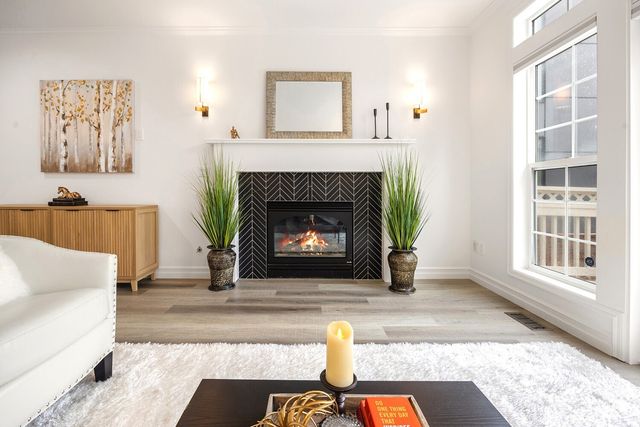 11870 SE 5th Street, Bellevue, WA 98005