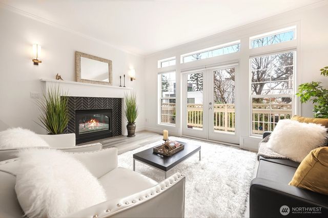 11870 SE 5th Street, Bellevue, WA 98005