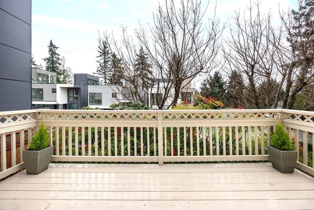 11870 SE 5th Street, Bellevue, WA 98005