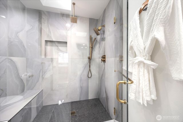 11870 SE 5th Street, Bellevue, WA 98005