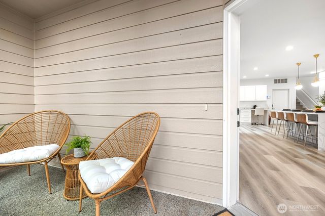 11870 SE 5th Street, Bellevue, WA 98005