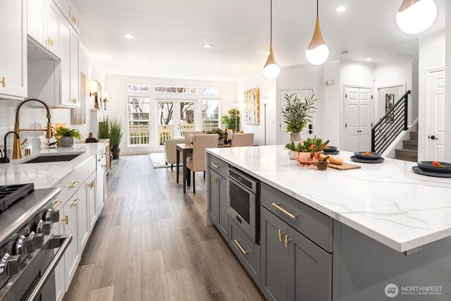 11870 SE 5th Street, Bellevue, WA 98005