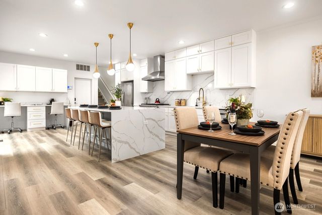 11870 SE 5th Street, Bellevue, WA 98005