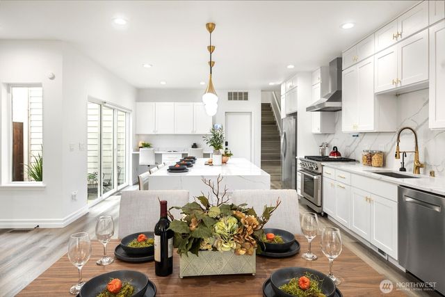 11870 SE 5th Street, Bellevue, WA 98005