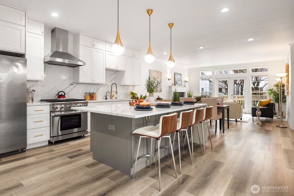 11870 SE 5th Street, Bellevue, WA 98005