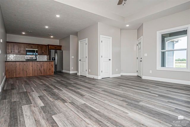 1806 Broadfoot Drive, Abilene, KS 67410